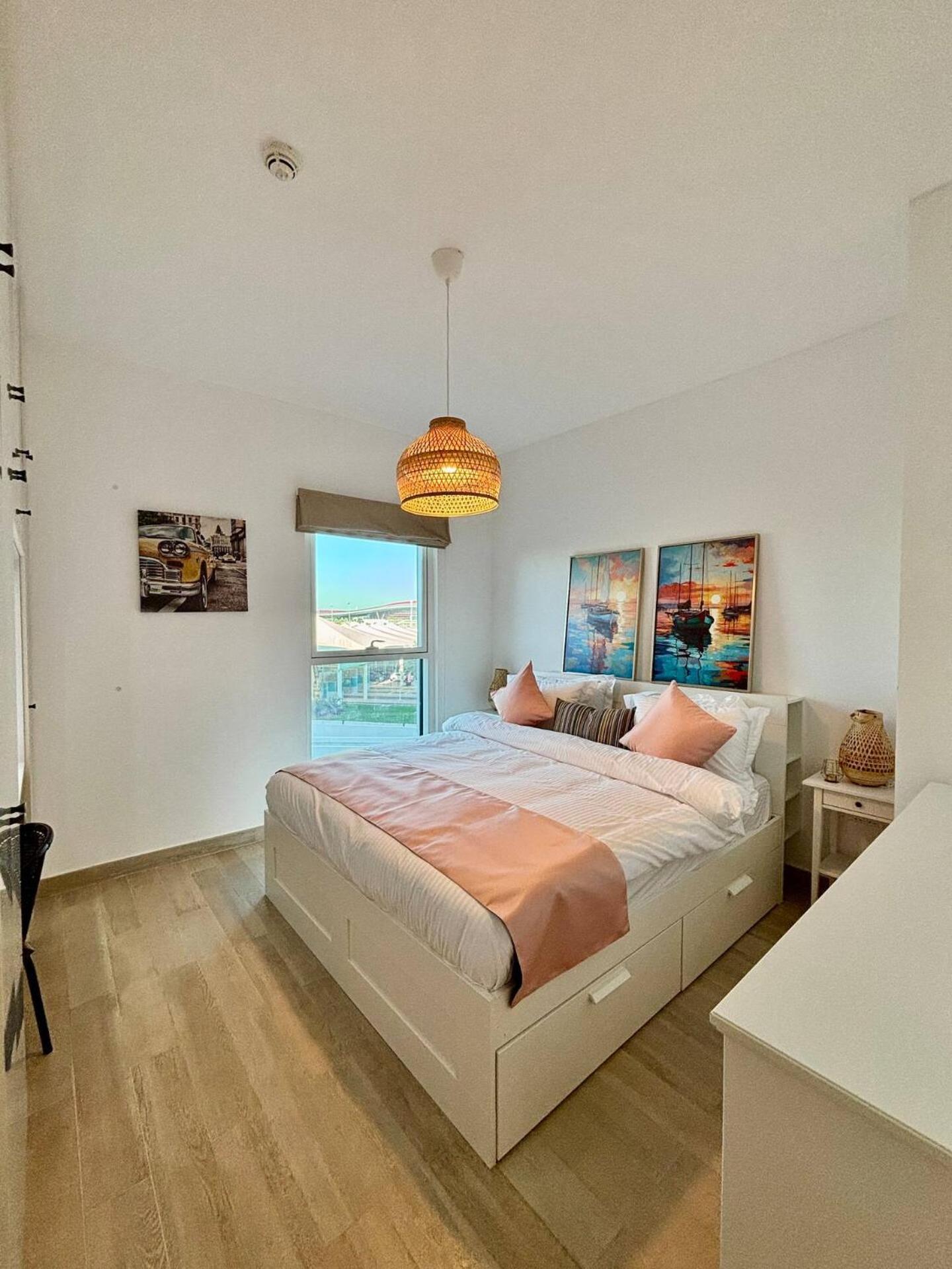 Comfy 2br Ferrari World View Apartment