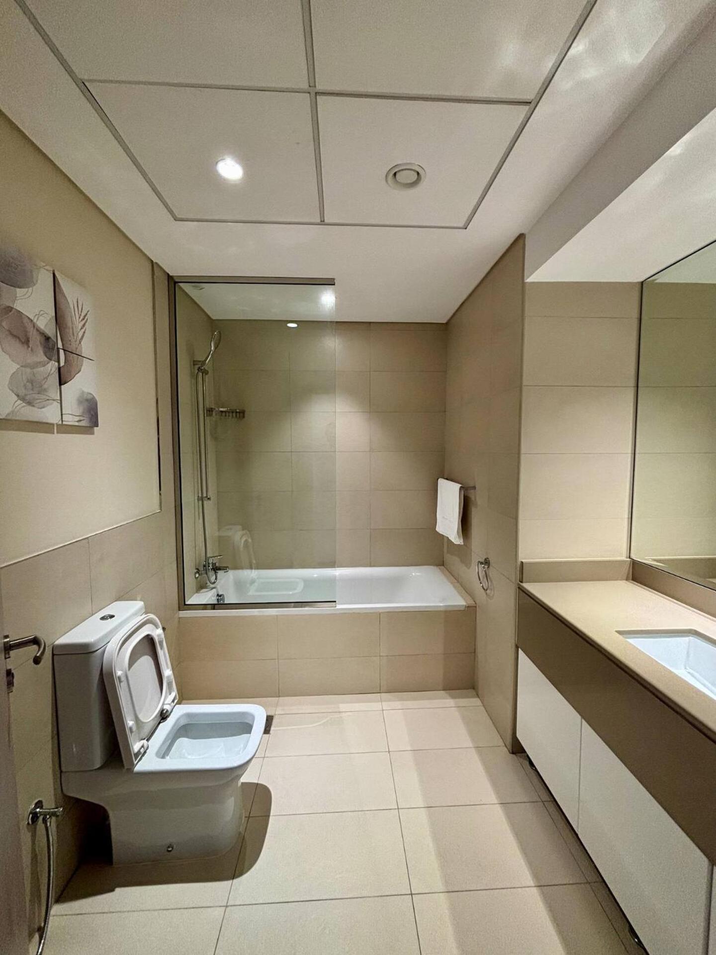 Apartment Comfy 2br Ferrari World View Abu Dhabi